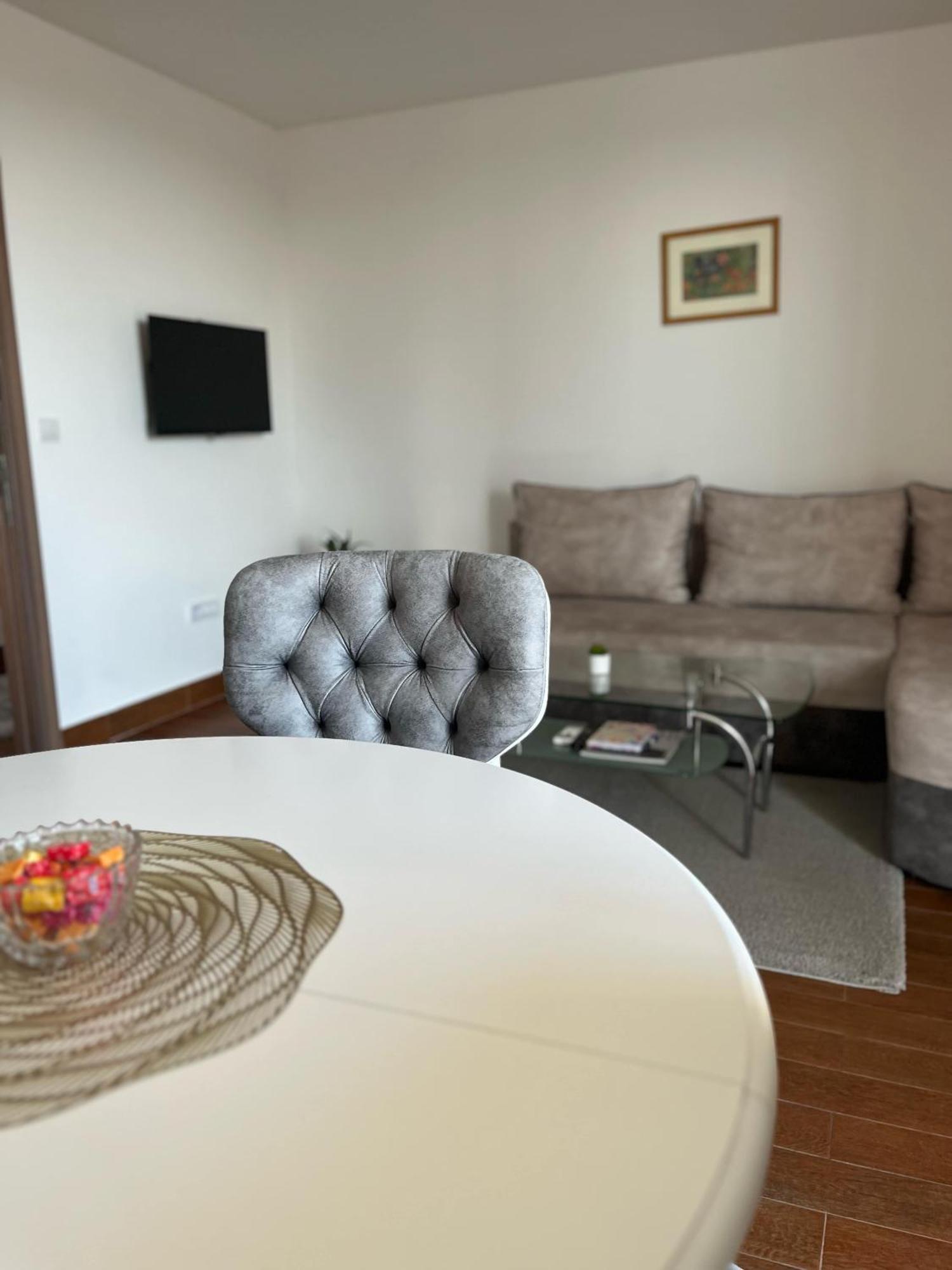 Surcin Apartment Ledine ภายนอก รูปภาพ