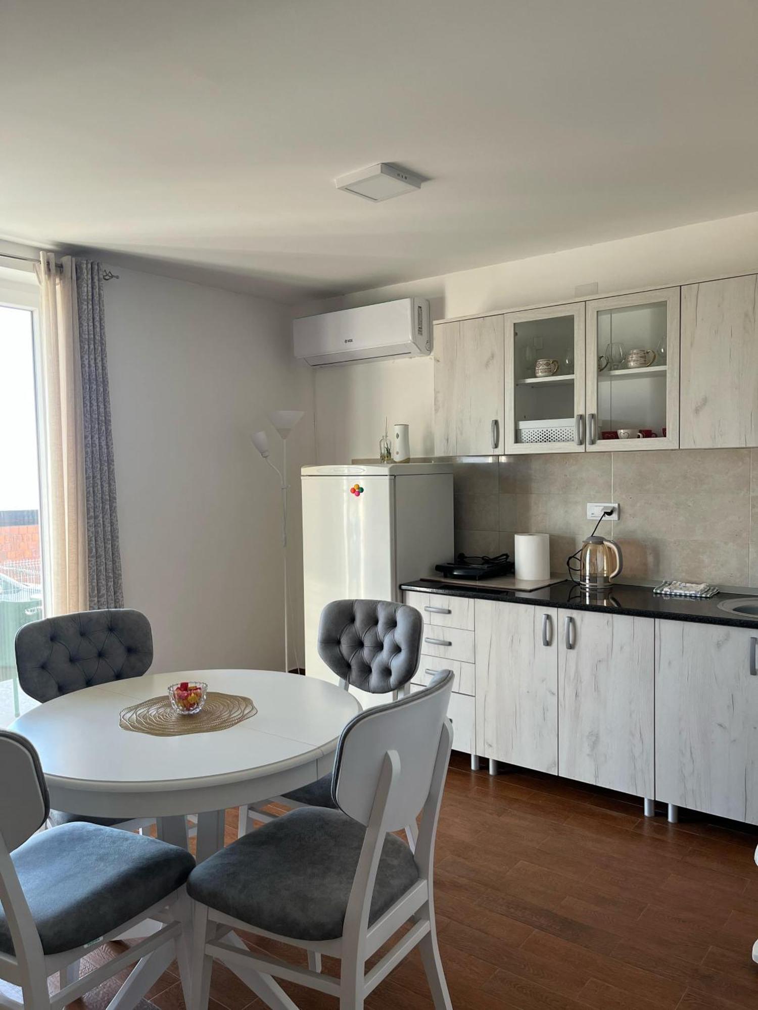 Surcin Apartment Ledine ภายนอก รูปภาพ